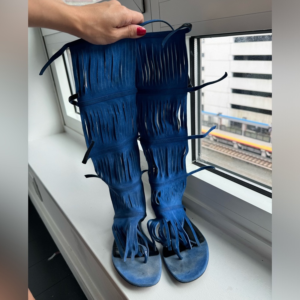 Gucci Becky Blue Suede Knee High Gladiator Sandal with Fringe 38.5